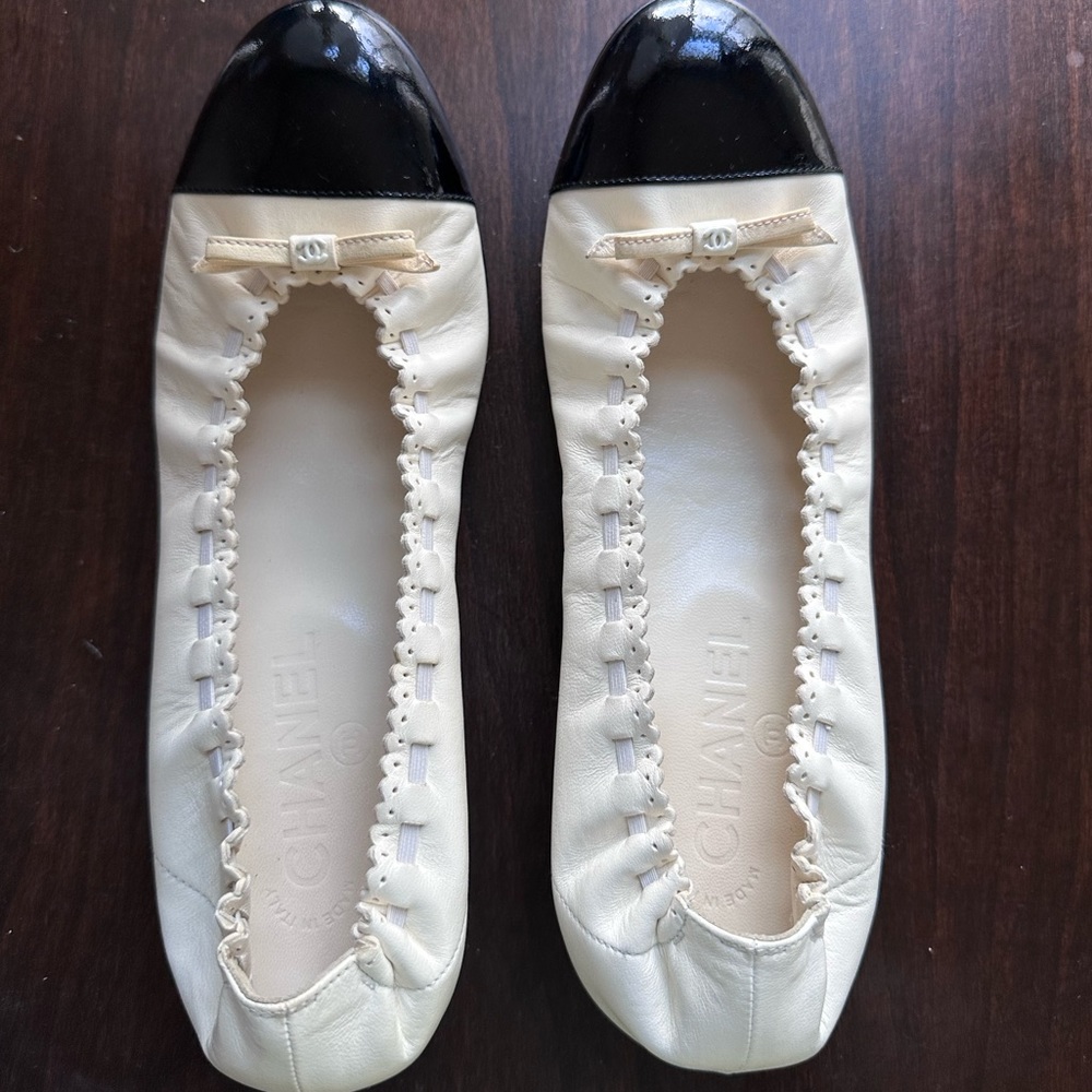 Chanel ballerina flats